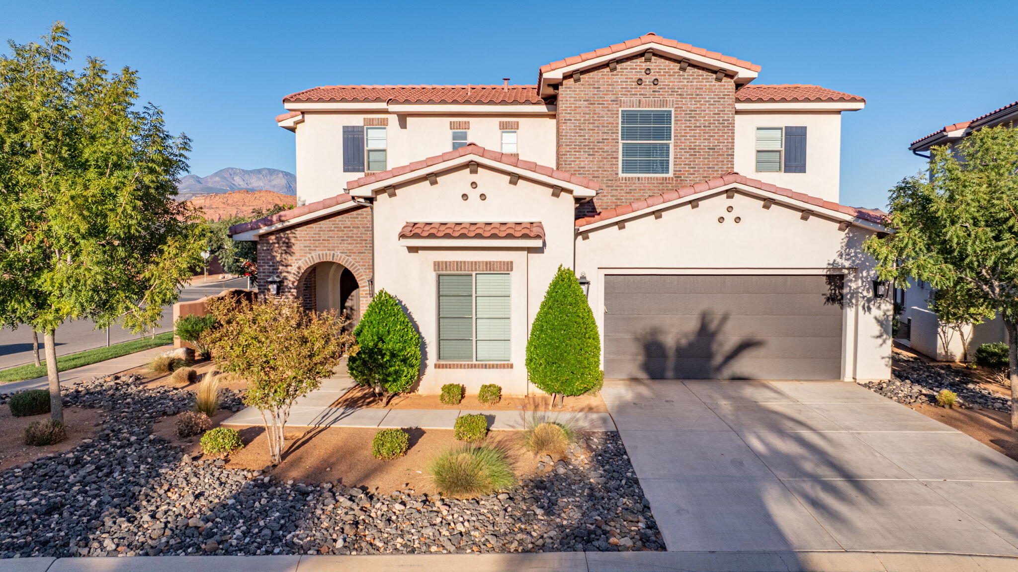 3780 W Arcadia DR 27
