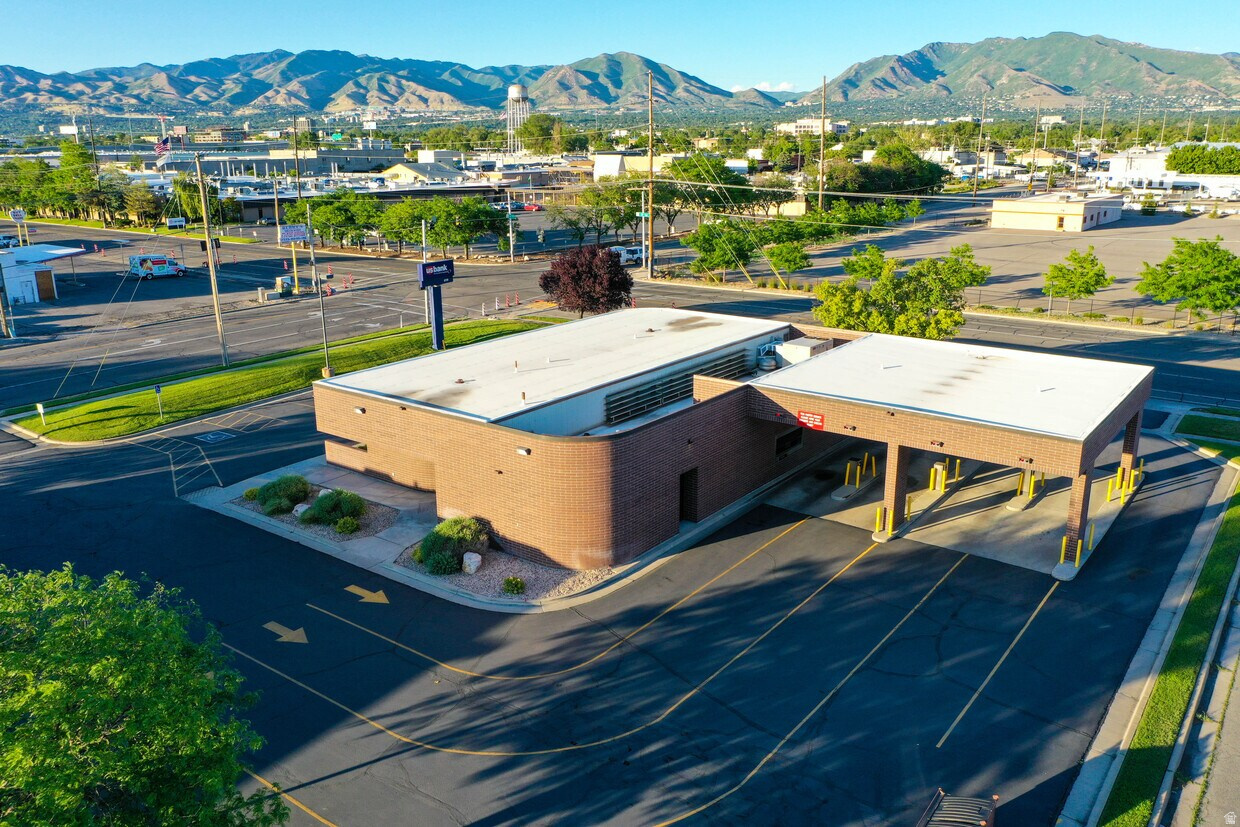 2714 S 300 W