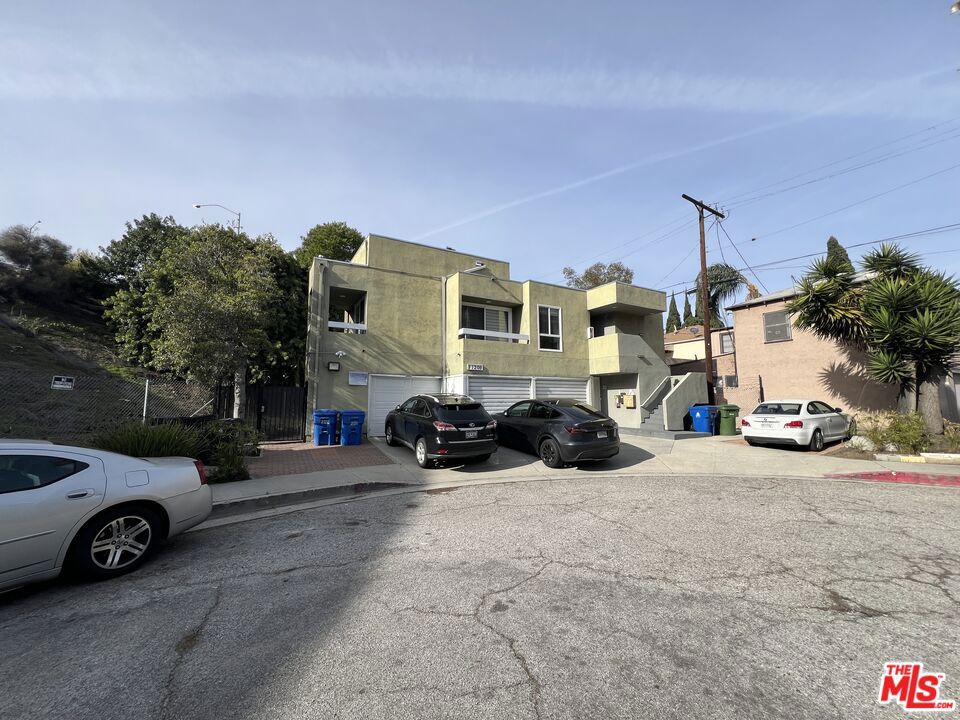 11209 Sardis Avenue, Los Angeles, CA 90064 — photo 1