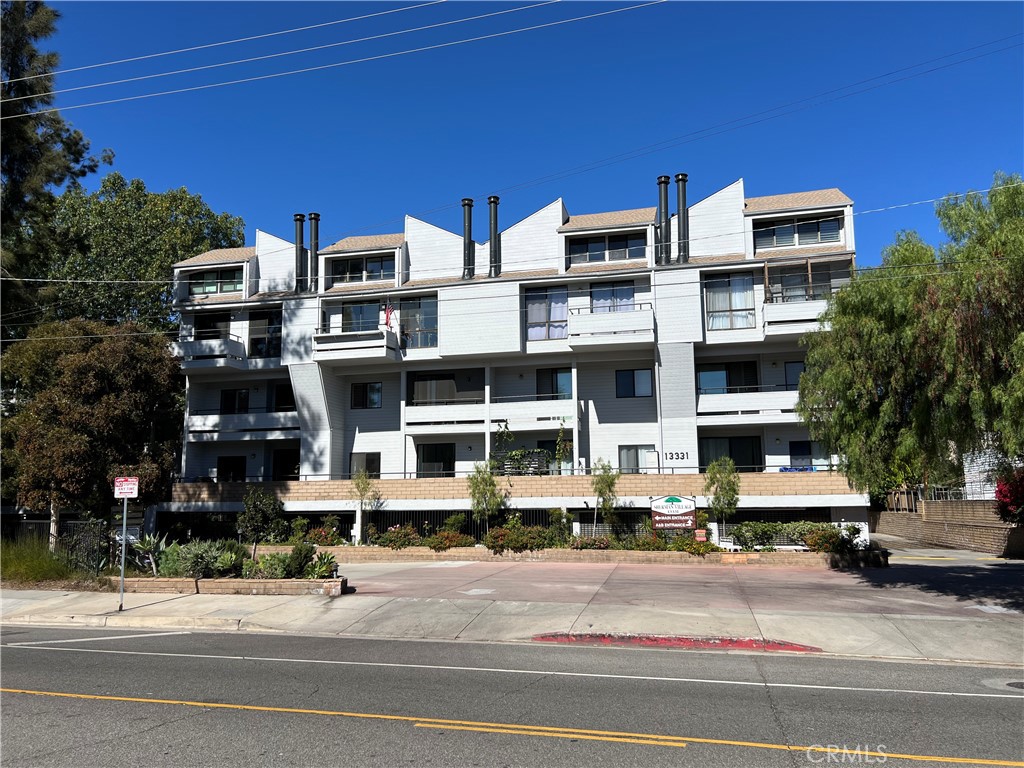 13331 Moorpark Street 110, Sherman Oaks, CA 91423 — photo 1