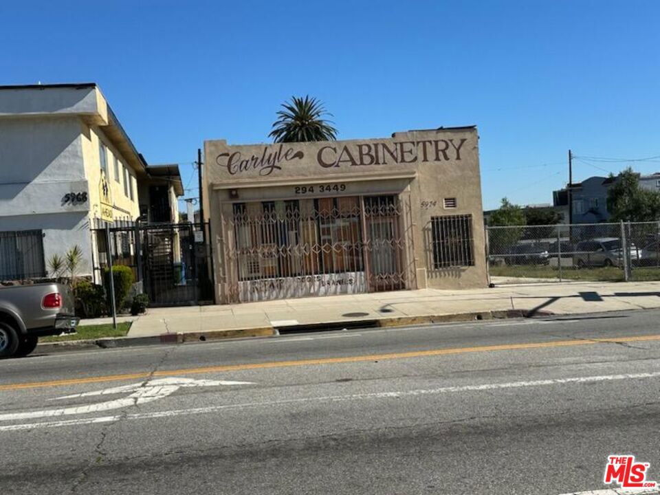 5974 West Boulevard, Los Angeles, CA 90043 — photo 1