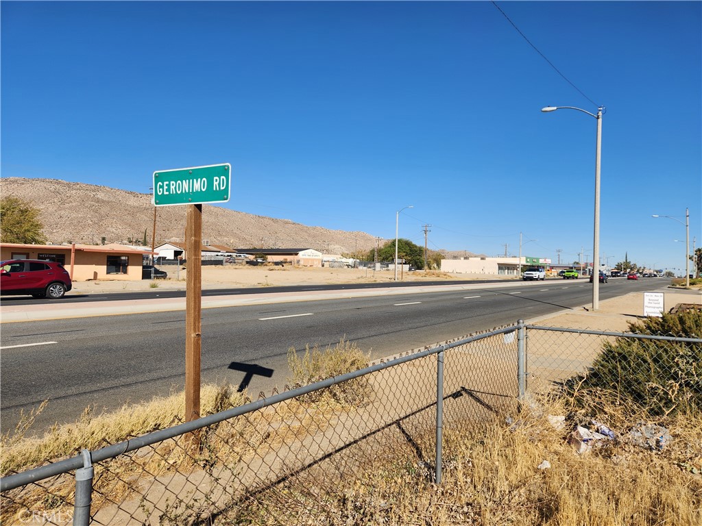 55601 29 Palms, Yucca Valley, CA 92284 — photo 1