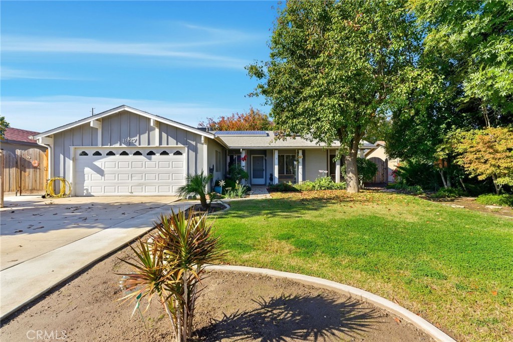 1927 S Chinowth Street, Visalia, CA 93277 — photo 1