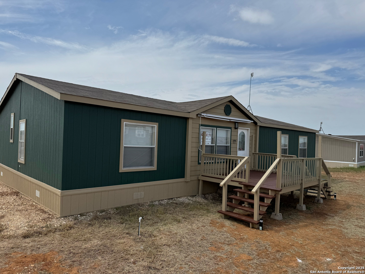 207 Persimmon, , 78064 — photo 1