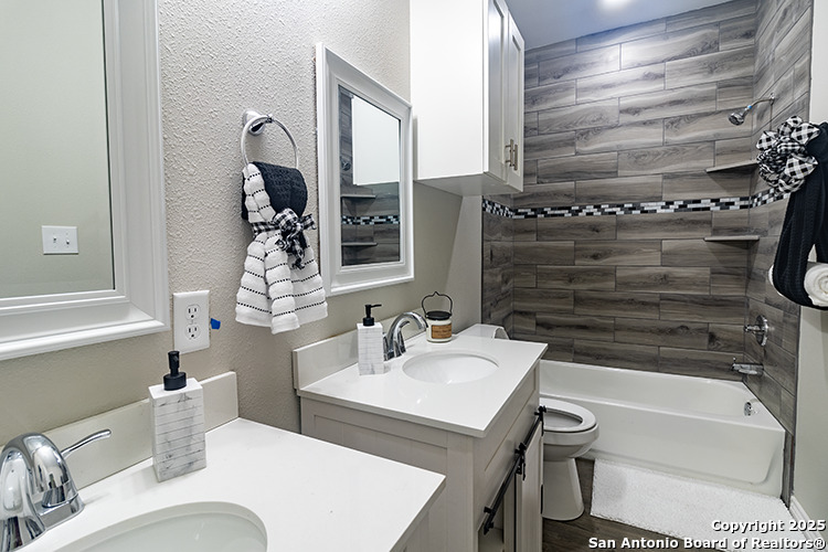 803 Hall St, ,  77803 — photo 1