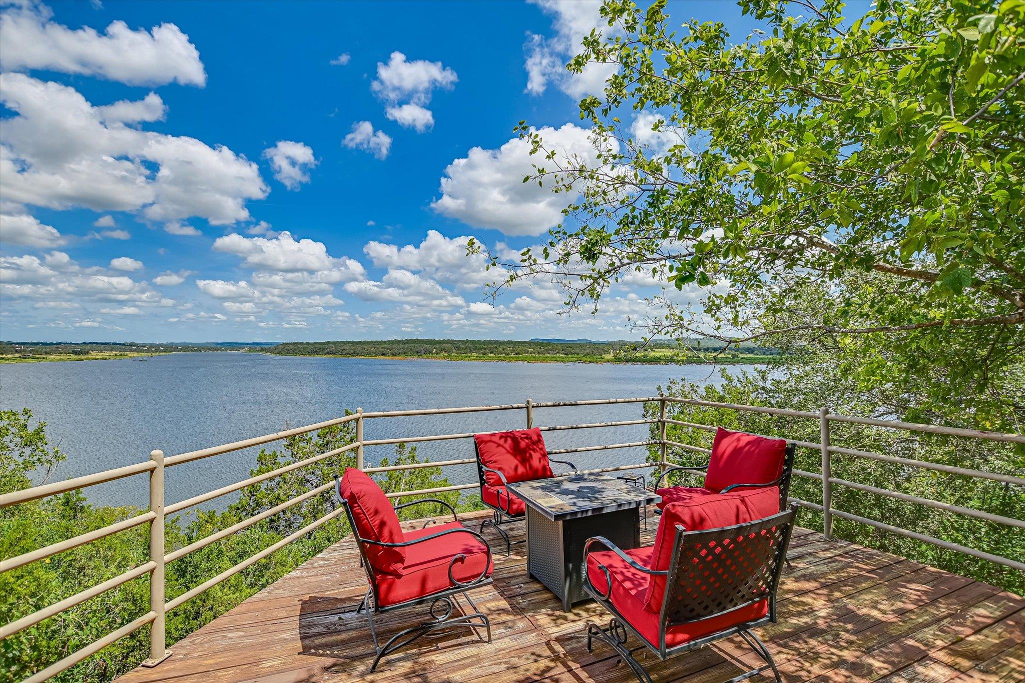 102 Center Cove I, Spicewood, TX 78669 — photo 1