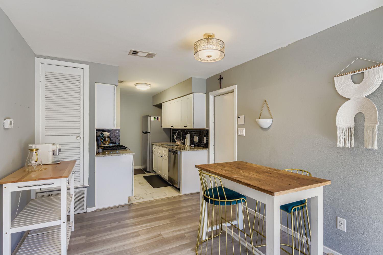 5922 Little Creek, Austin, TX 78744 — photo 1
