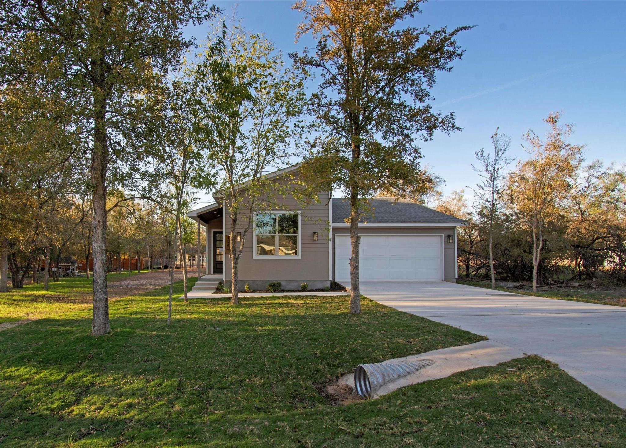 104 Kipapa, Bastrop, TX 78602 — photo 1