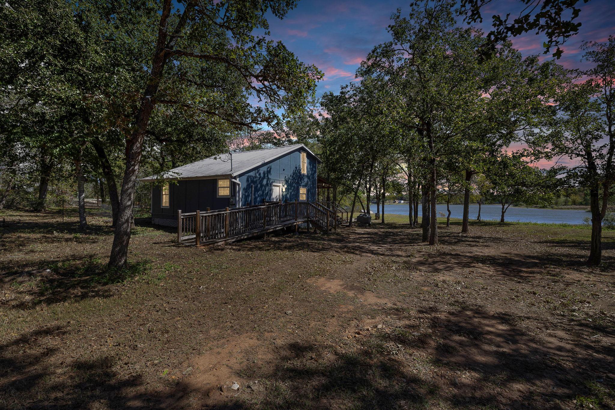 131 Moccasin Bend, Smithville, TX 78957 — photo 1