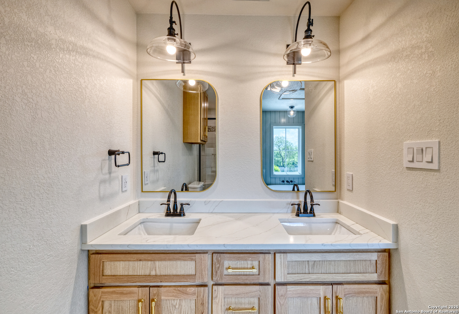 6 Rio Seco, , 78801 — photo 1