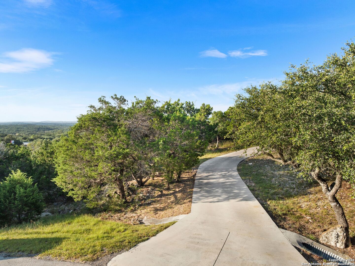22 Outlook Point, ,  78006 — photo 1
