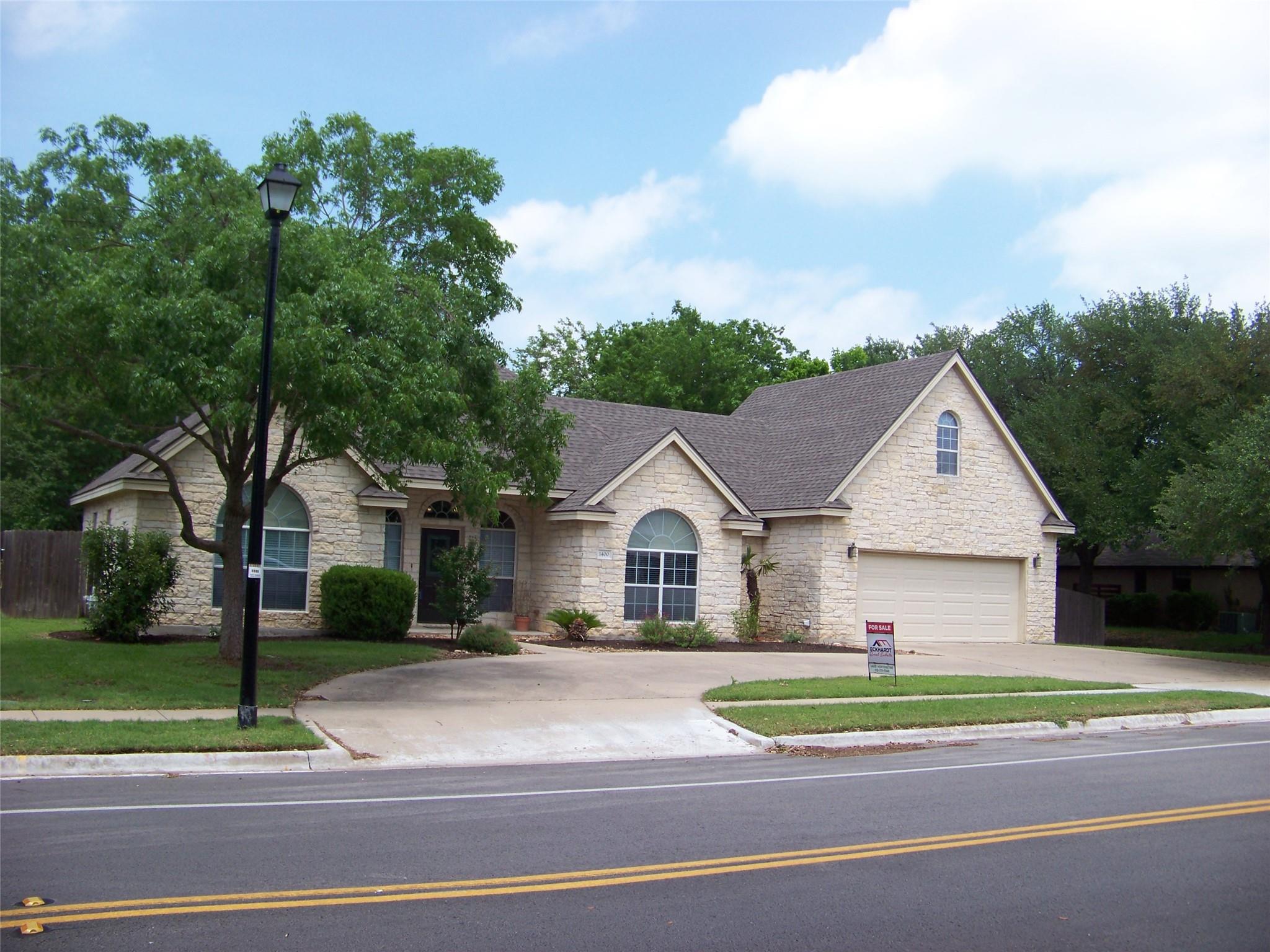 1400 T H Johnson, Taylor, TX 76574 — photo 1