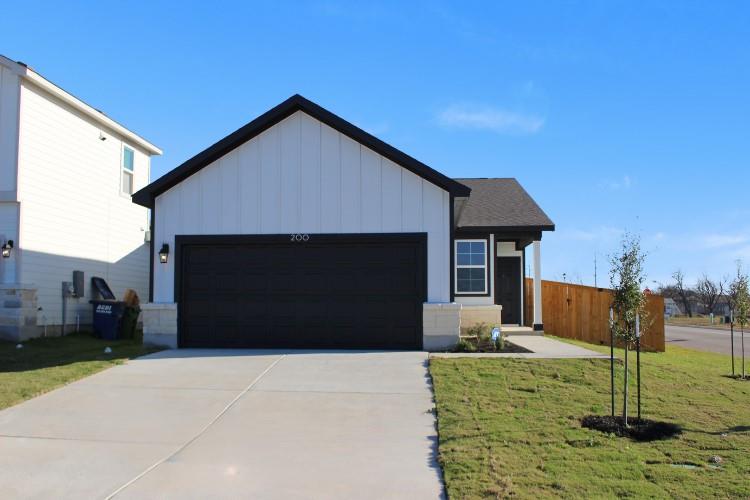 200 Escape, Jarrell, TX 76537 — photo 1