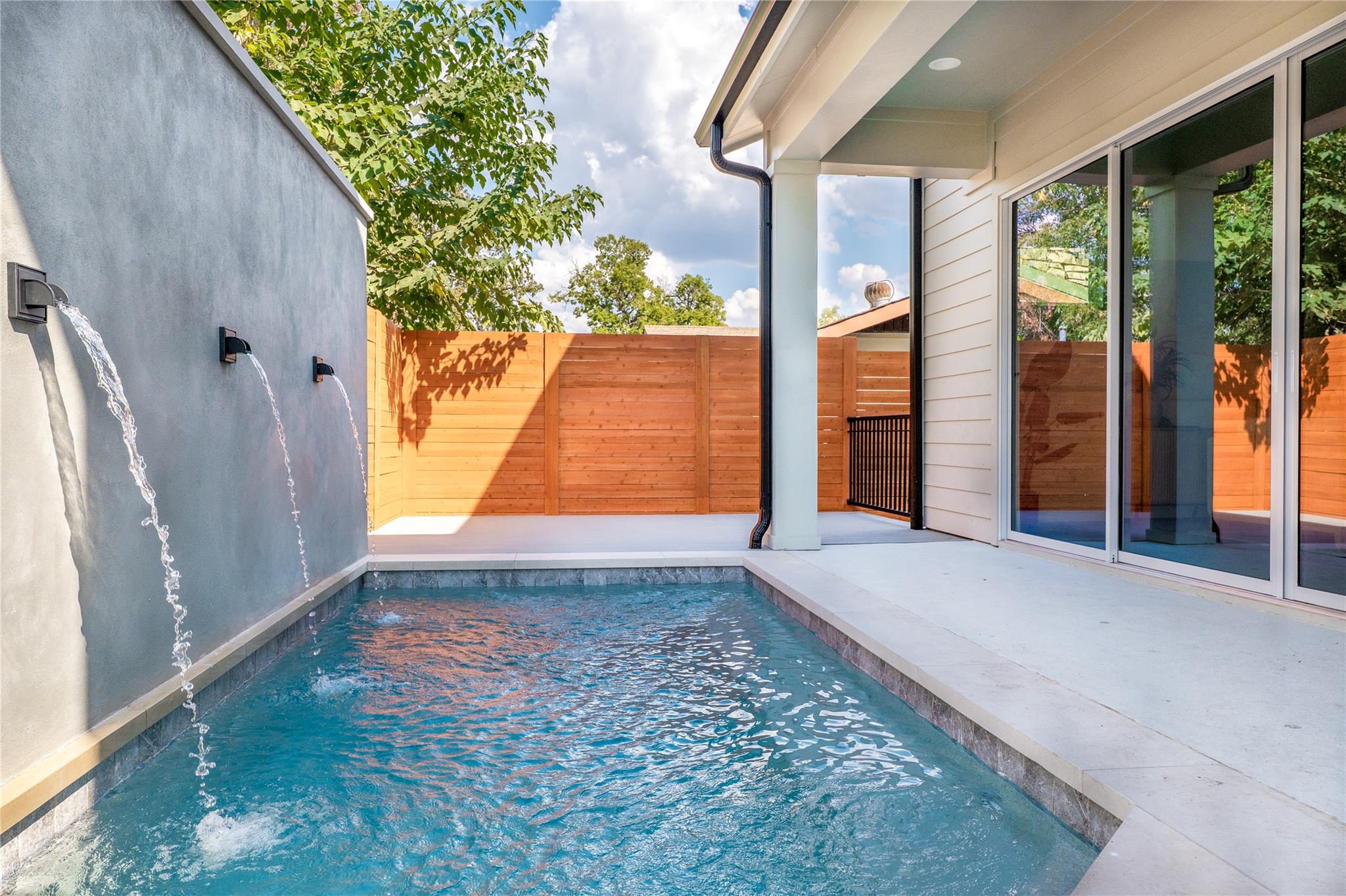 1702 Pennsylvania, Austin, TX 78702 — photo 1