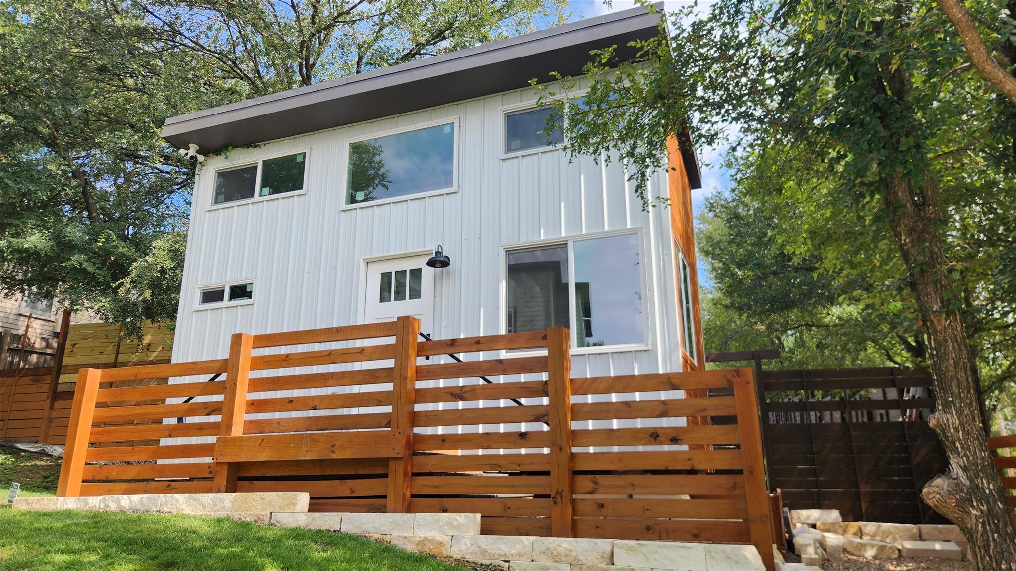 1134 Lott, Austin, TX 78721 — photo 1