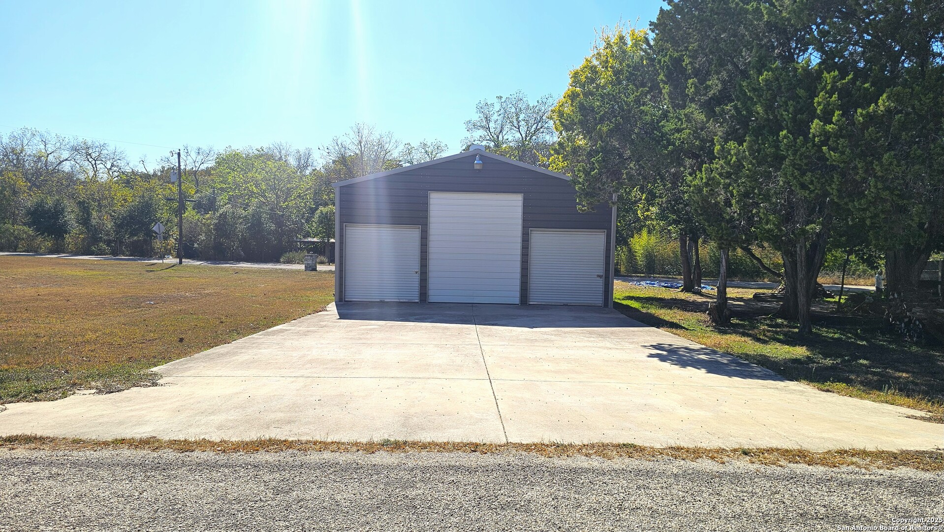 530 Robin Nest, Canyon Lake, TX 78133 — photo 1