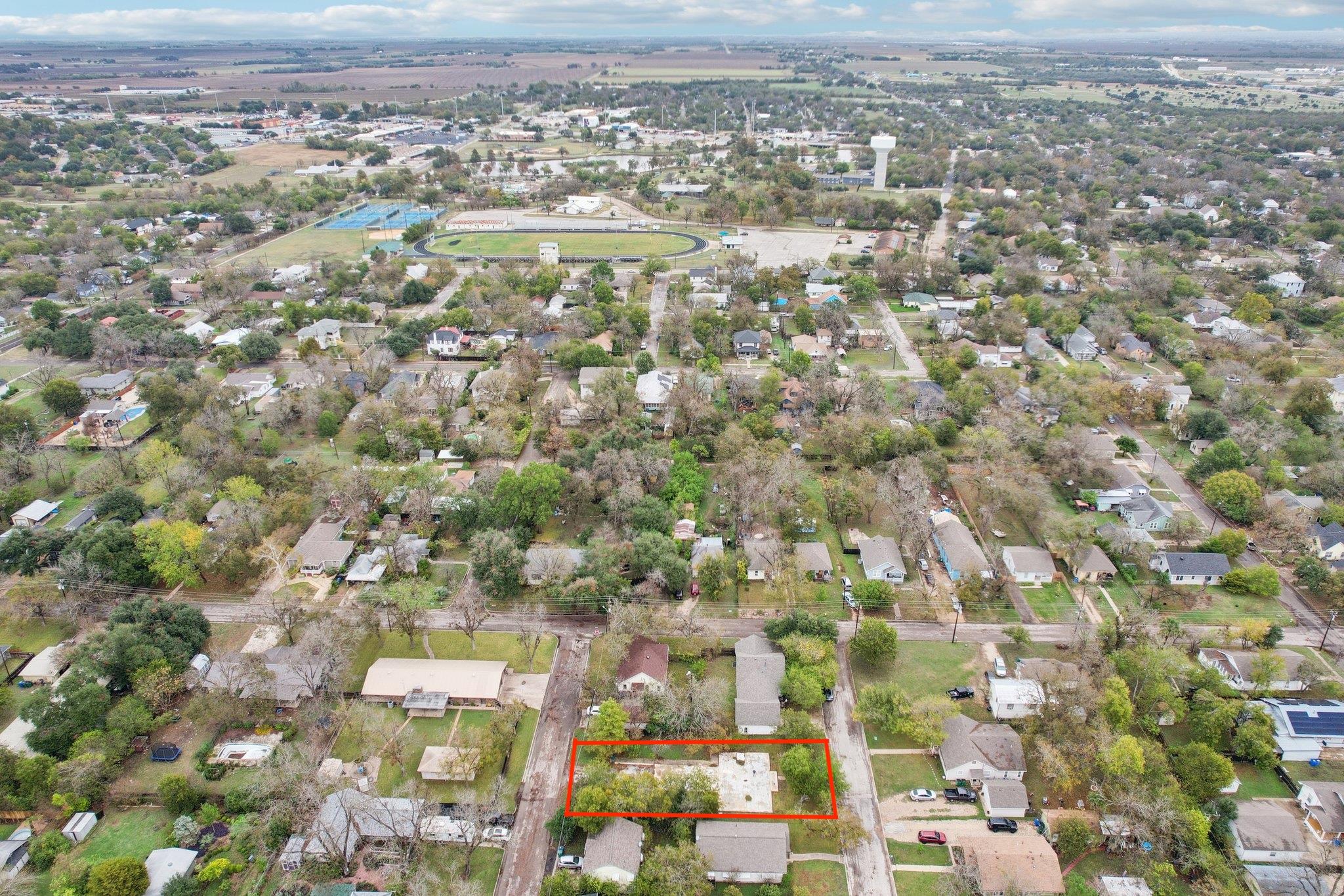 904 James, Taylor, TX 76574 — photo 1
