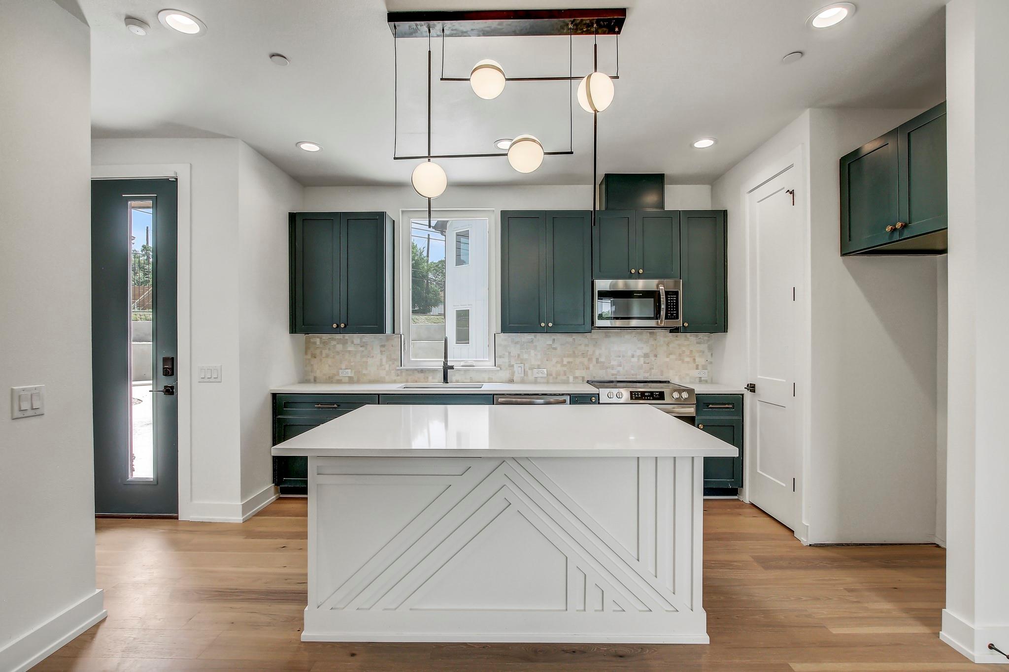 4127 12th, Austin, TX 78721 — photo 1