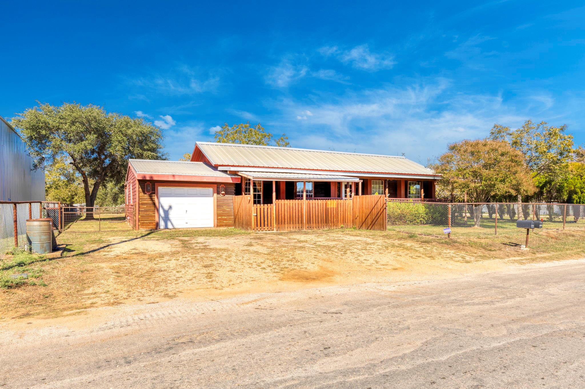 55 County Line, Dale, TX 78616 — photo 1