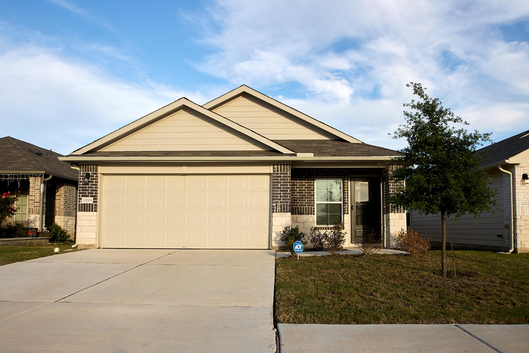 12008 Roving, Elgin, TX 78621 — photo 1