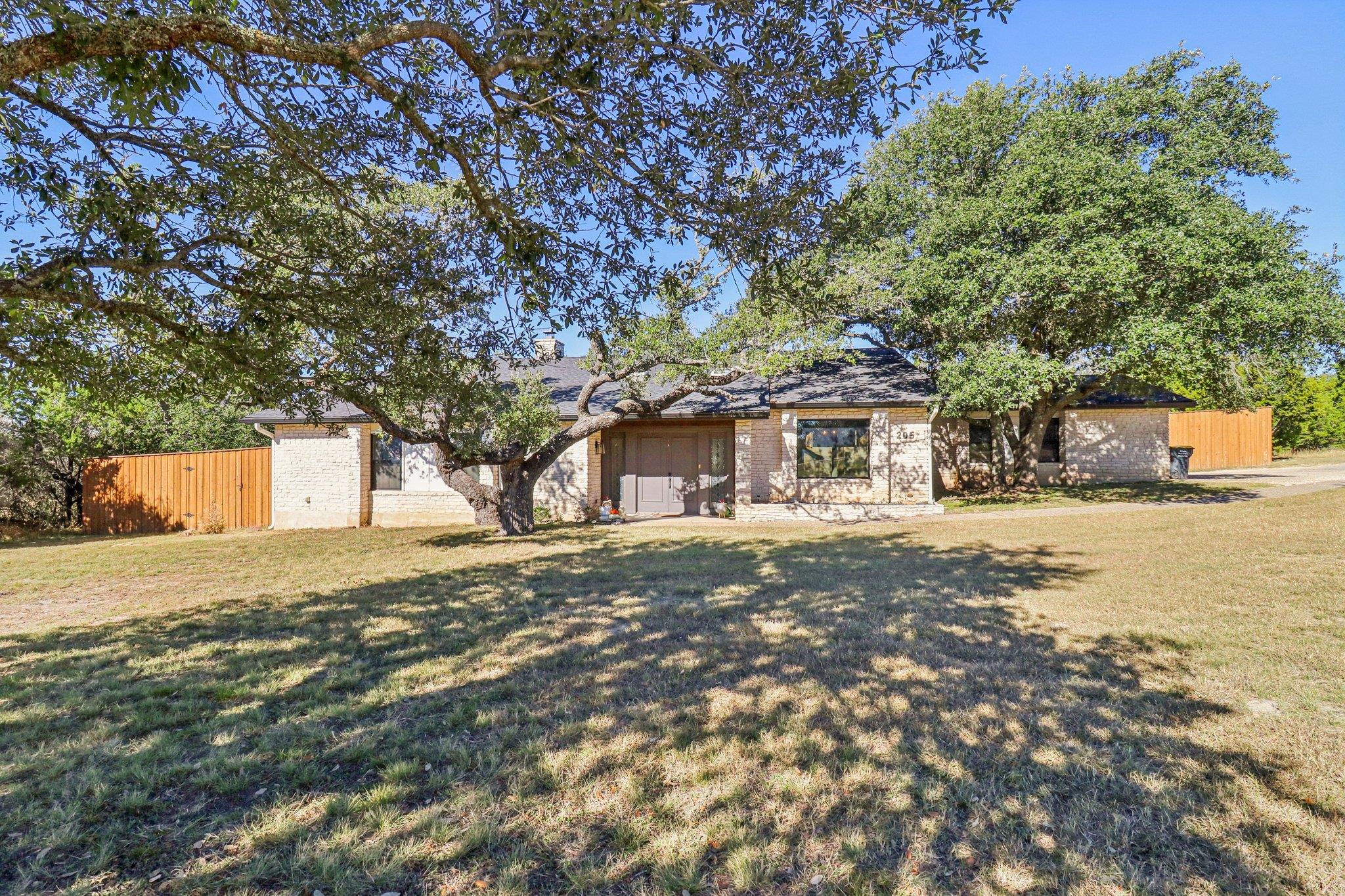 205 Northwood Hills Dr, Fredericksburg, TX 78624 — photo 1