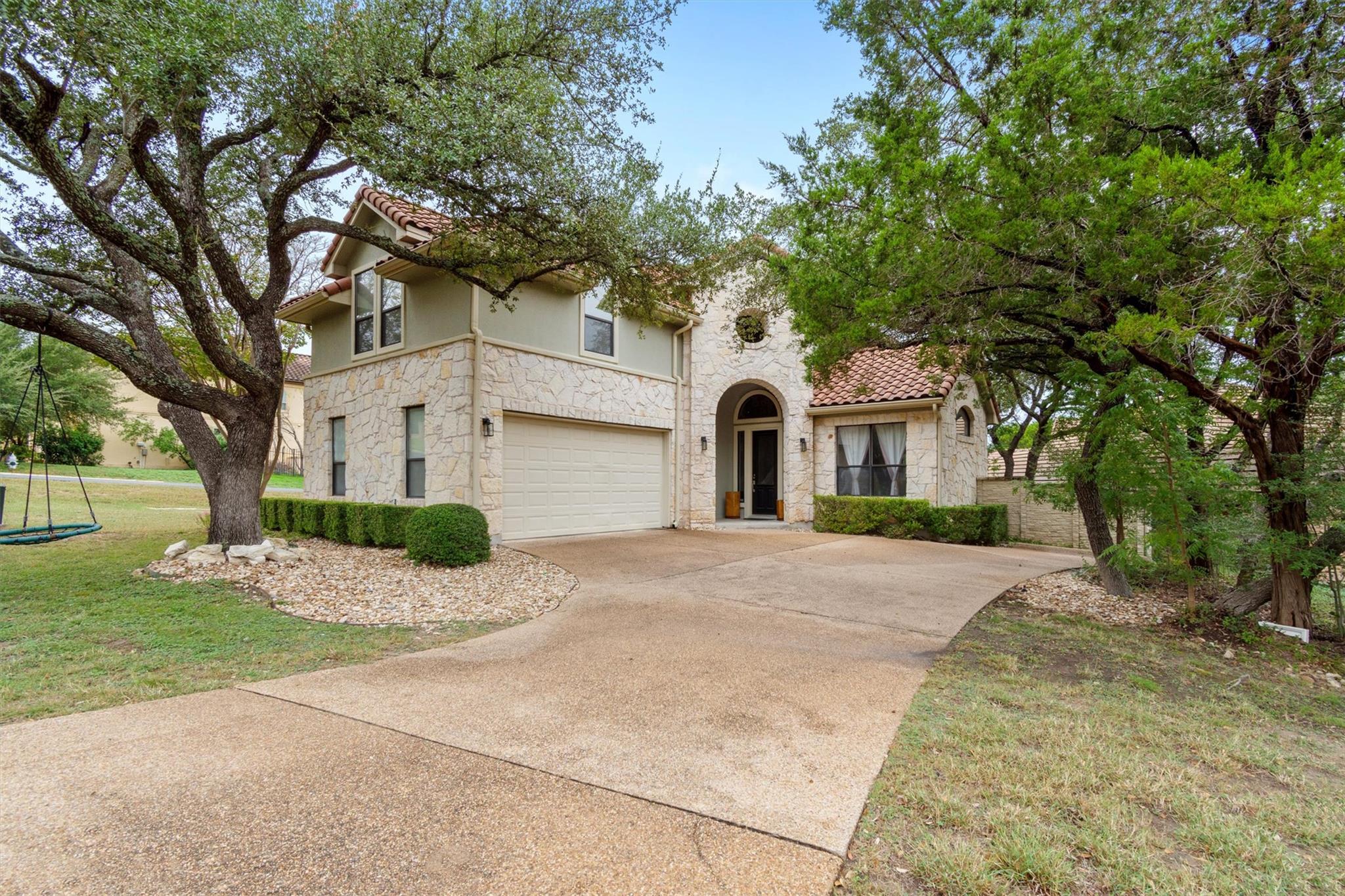 6 Monarch Oaks, The Hills, TX 78738 — photo 1