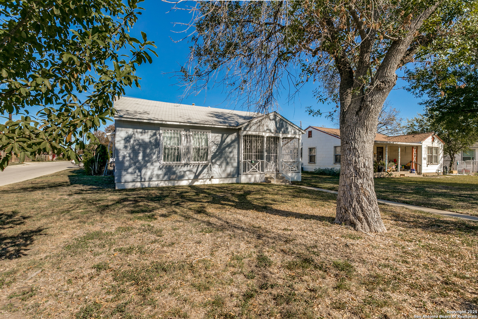 2643 W Craig Pl, San Antonio, TX 78228 — photo 1