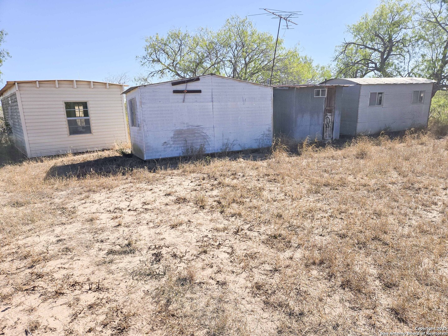 00 CR 123, , 78145 — photo 1