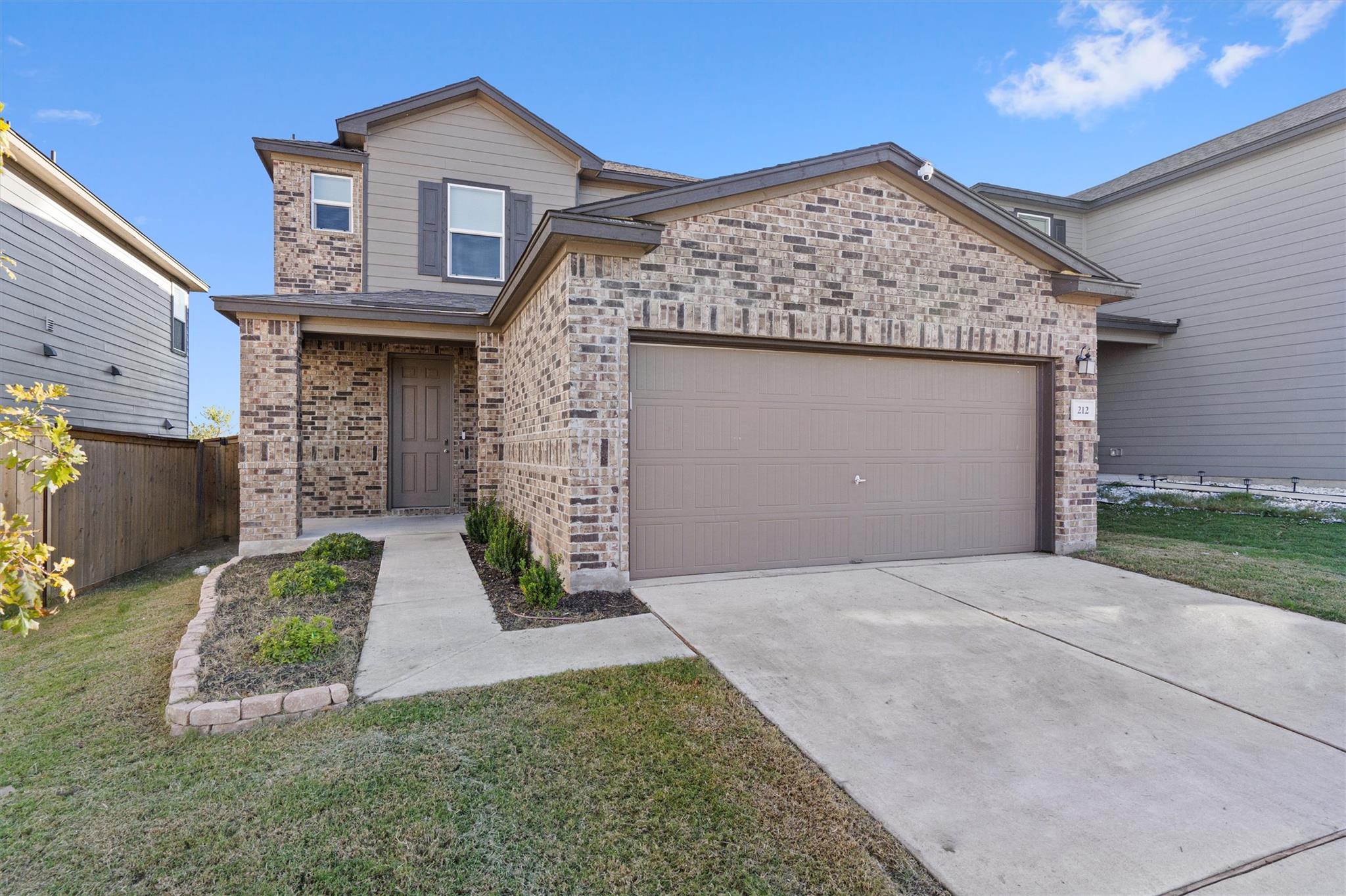 212 Katie Elder Dr, Jarrell, TX 76537 — photo 1