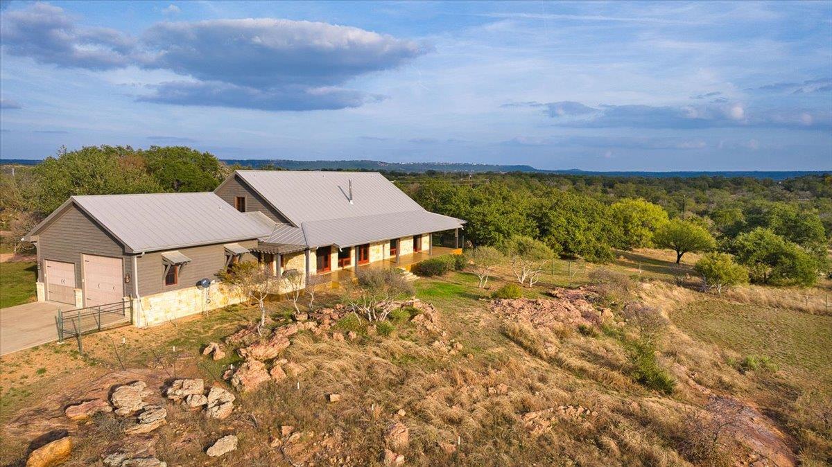 1250  Rocky Hollow Dr, Burnet, TX 78611 — photo 1