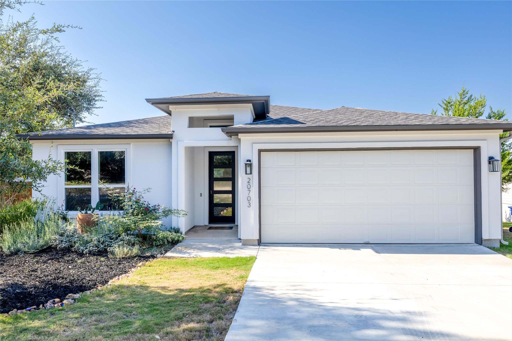 20703 Bonanza, Lago Vista, TX 78645 — photo 1
