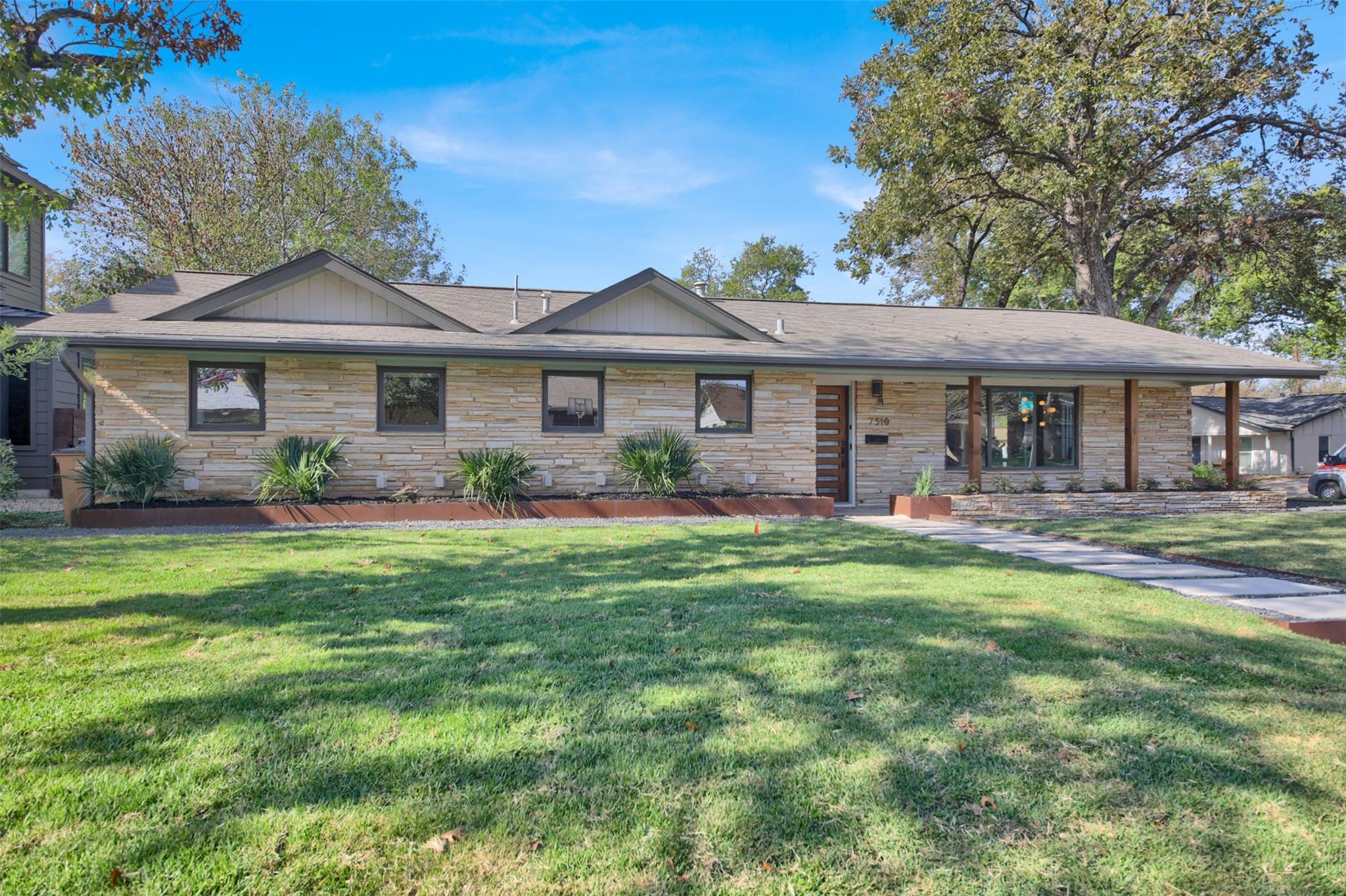 7510 Daugherty, Austin, TX 78757 — photo 1