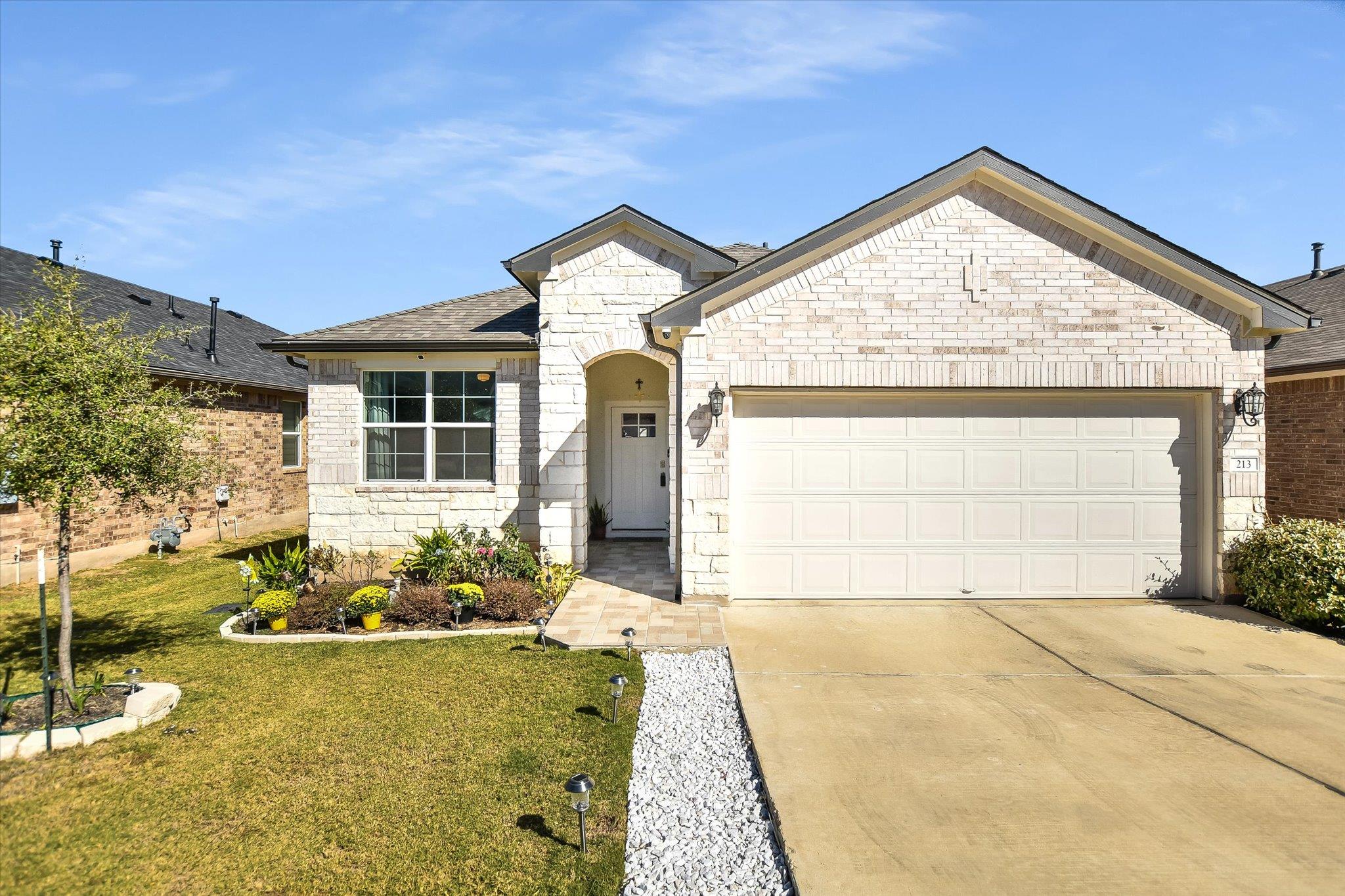 213 Brooklyn, Georgetown, TX 78626 — photo 1
