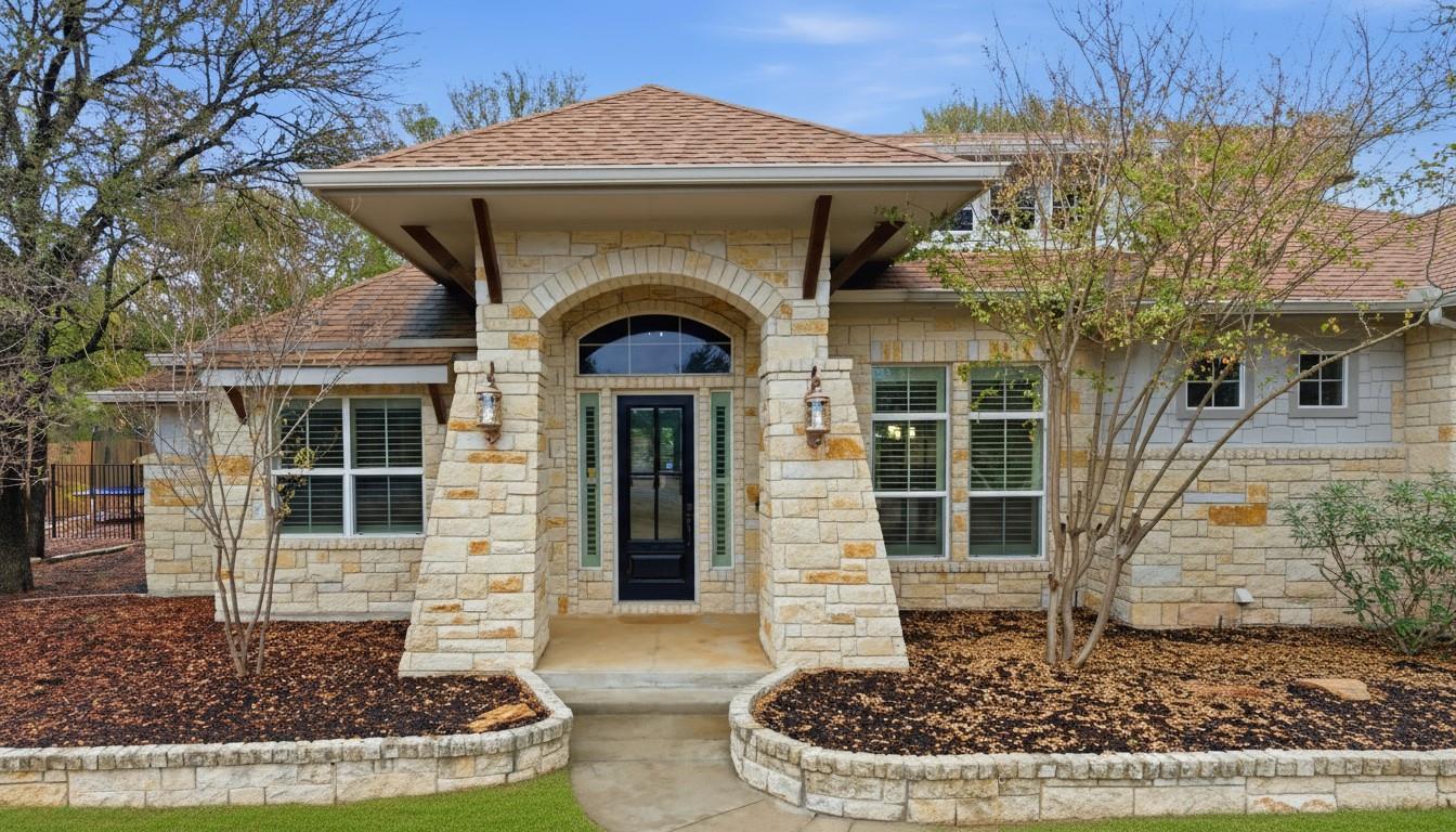 129 Valley View, Bastrop, TX 78602 — photo 1