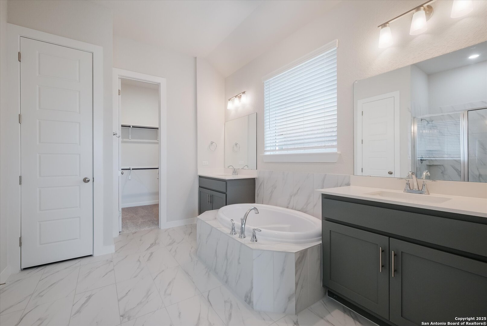 418 Foxtail Valley, , 78108 — photo 1