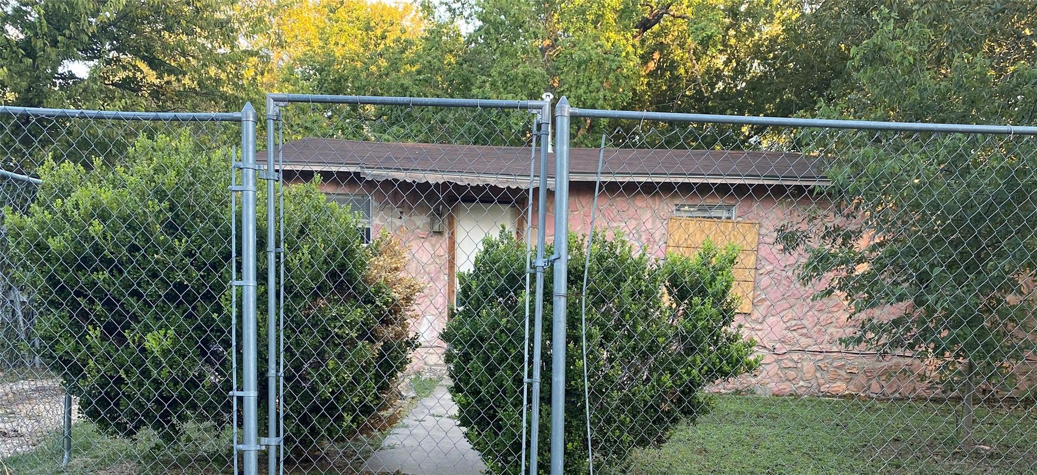 1105 Richardine, Austin, TX 78721 — photo 1