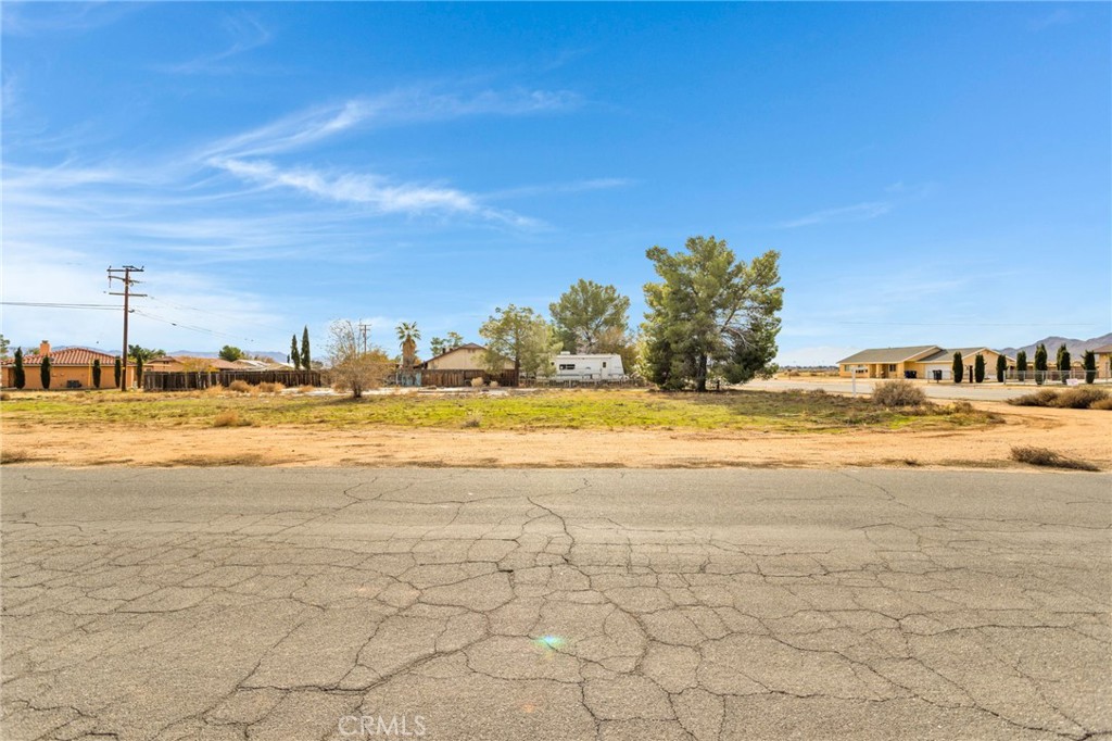 16693 Navajo, Apple Valley, CA 92307 — photo 1