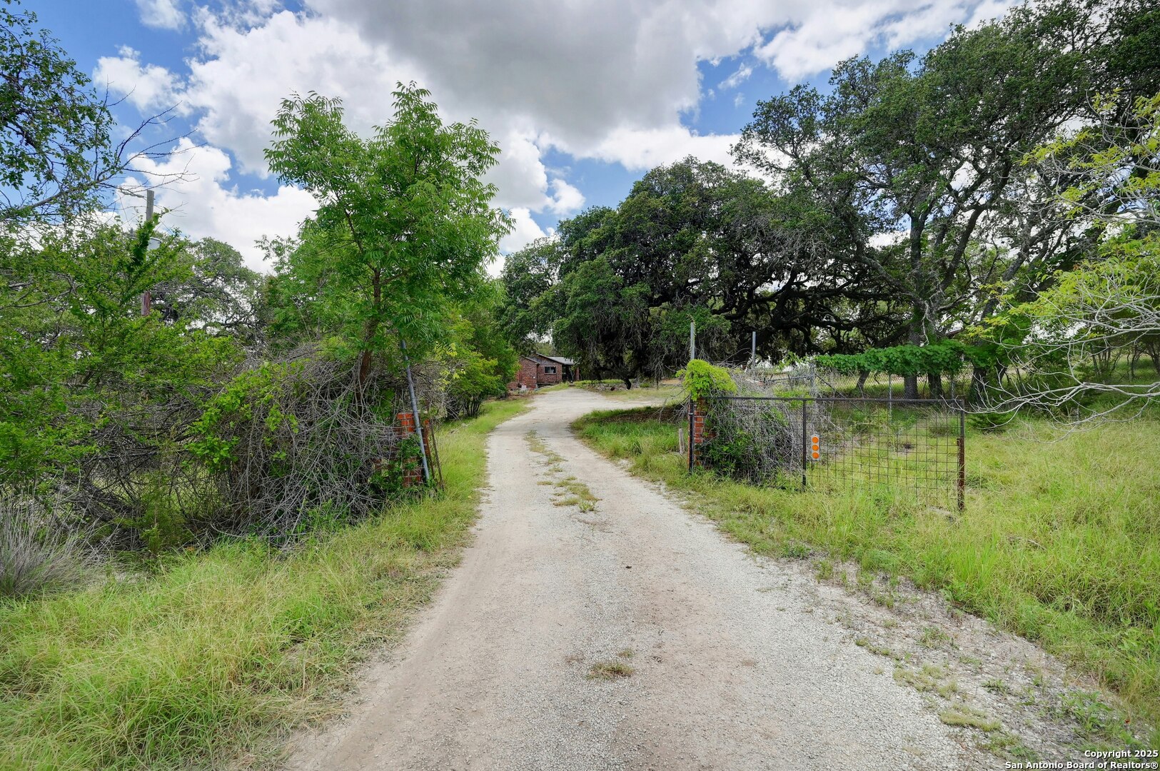 145 FLAT ROCK DR