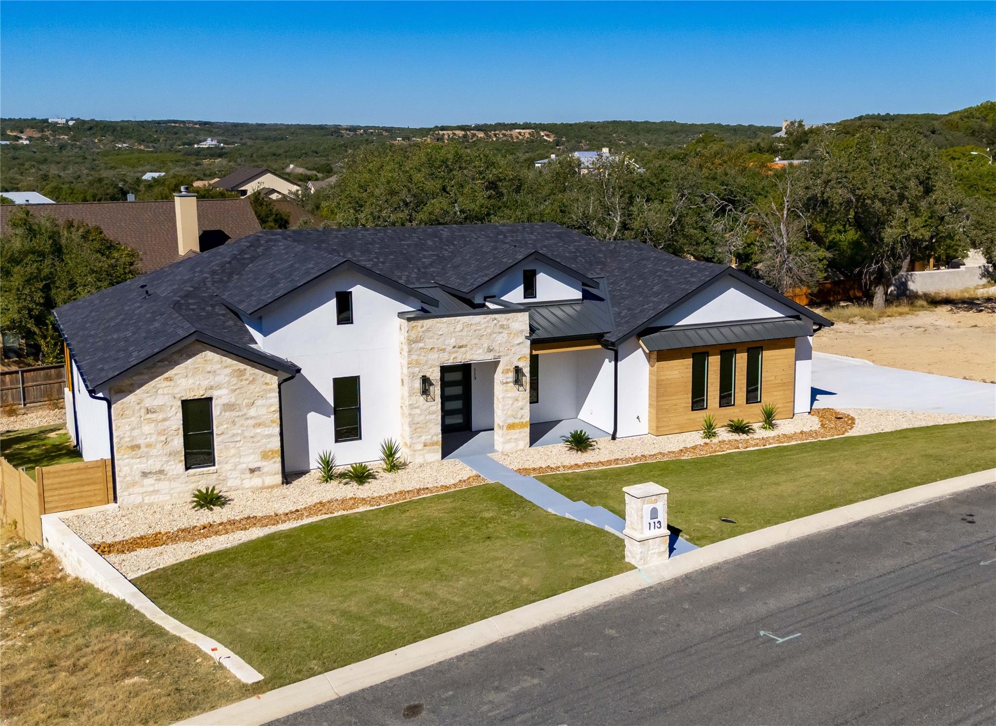 113 Stoneledge