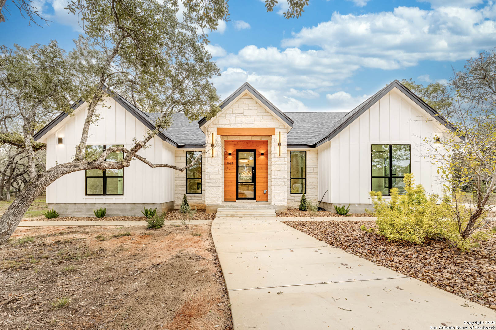 864 Paddy Rd, Floresville, TX 78114 — photo 1