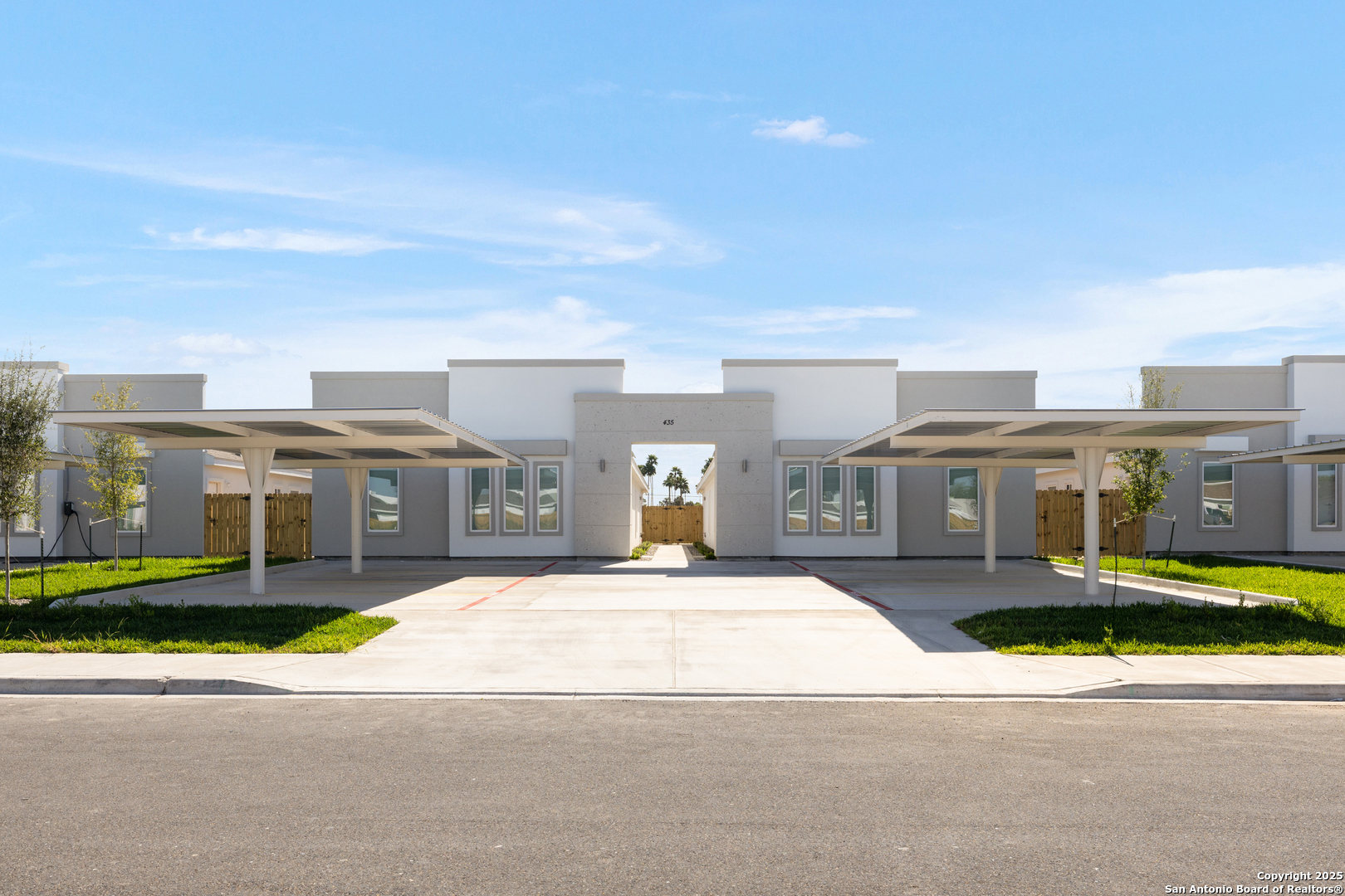 435 Medina Lane