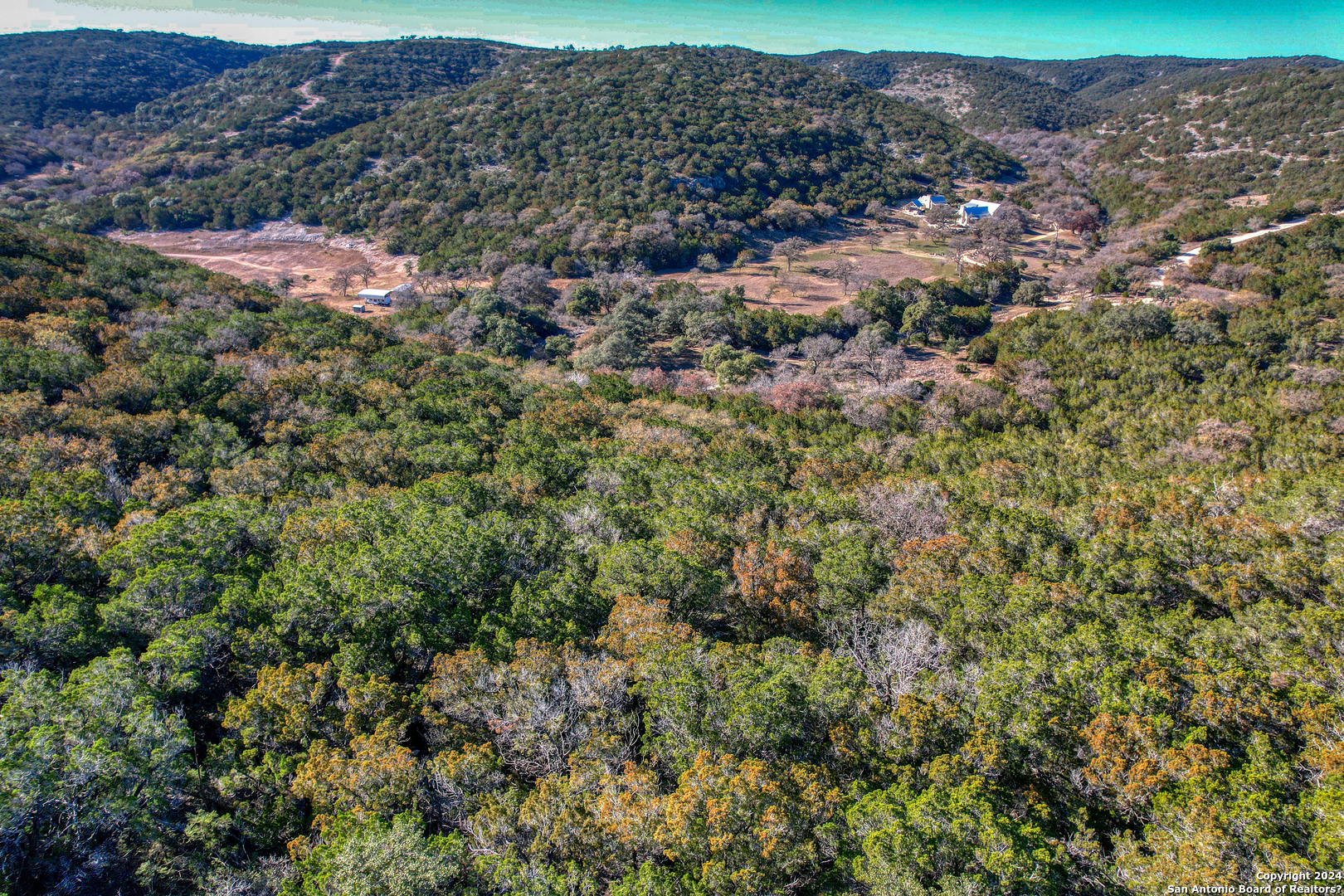 558 S Ridge Dr, ConCan, TX 78838 — photo 1