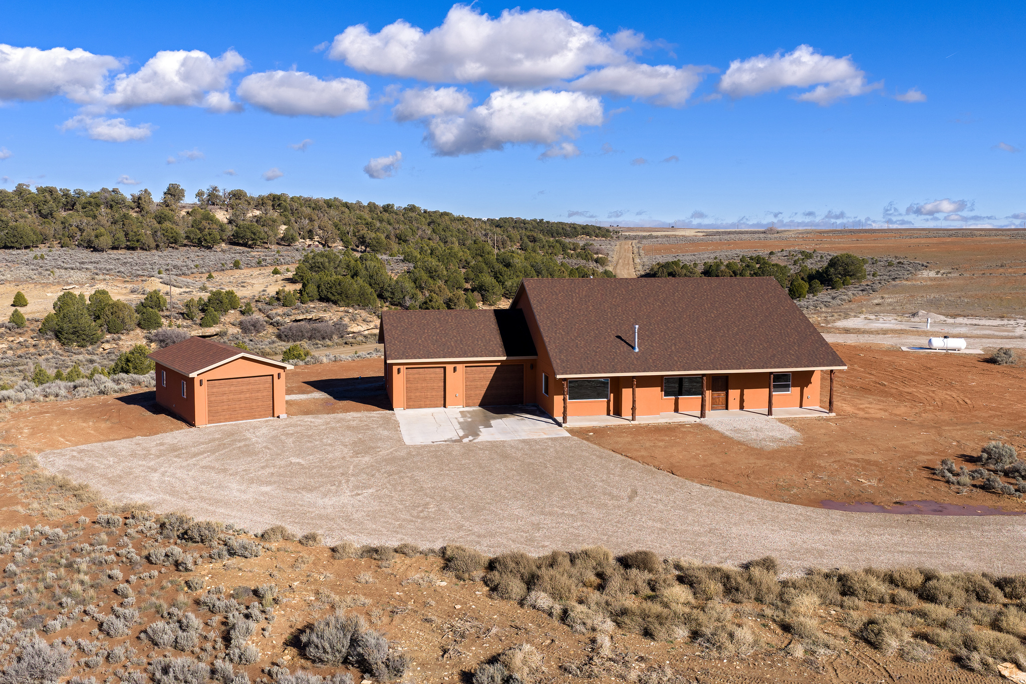 429 E PIONEER BND, Monticello, UT 84535 — photo 1