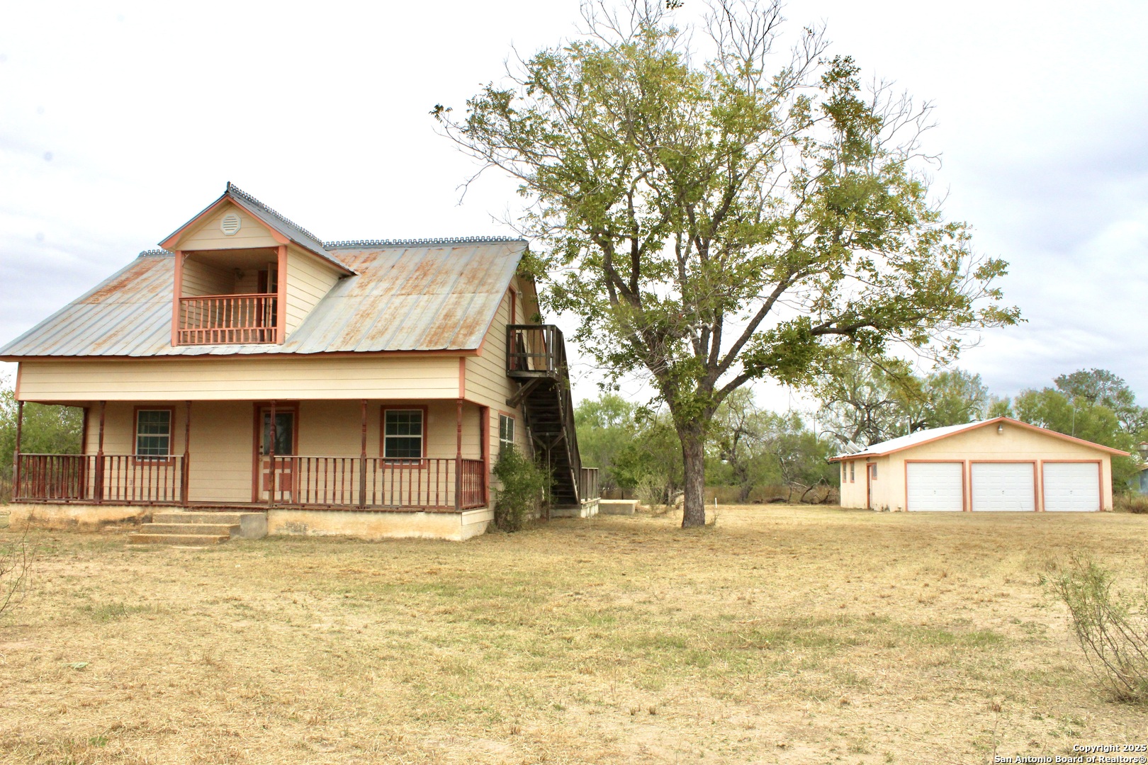 000 FM 462 S, Yancey, TX 78886 — photo 1
