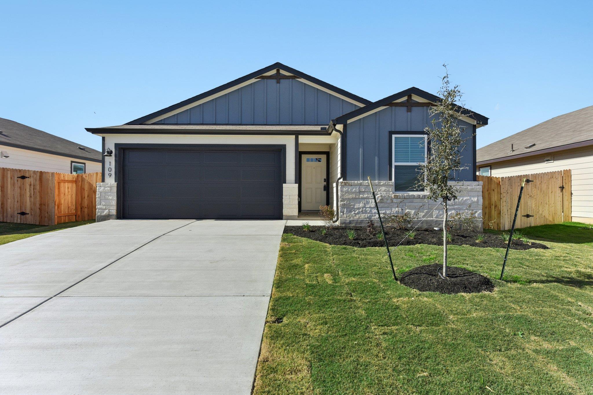 109 Honey Bee, Jarrell, TX 76537 — photo 1