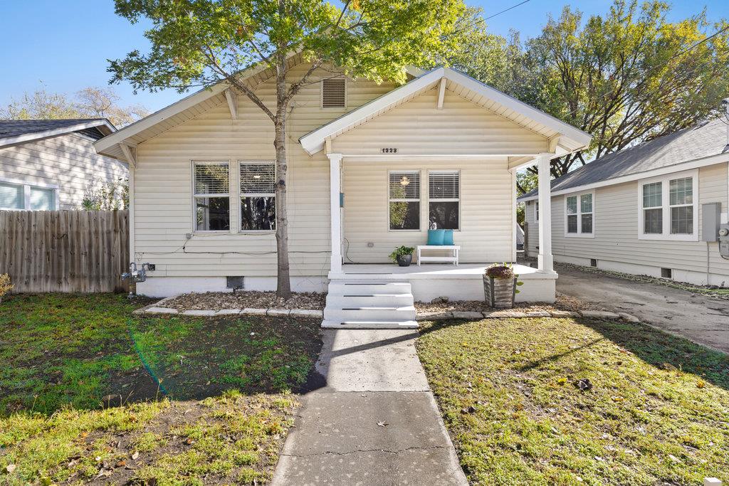 1223, 1223 1/2 & 1225 S Austin Ave S, Georgetown, TX 78626 — photo 1