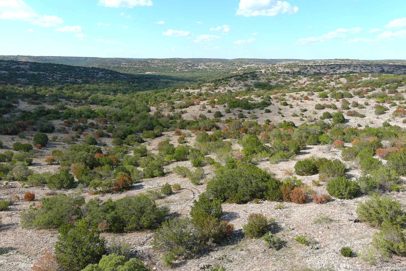 29 Oak Bend, Rocksprings, TX 78880 — photo 1