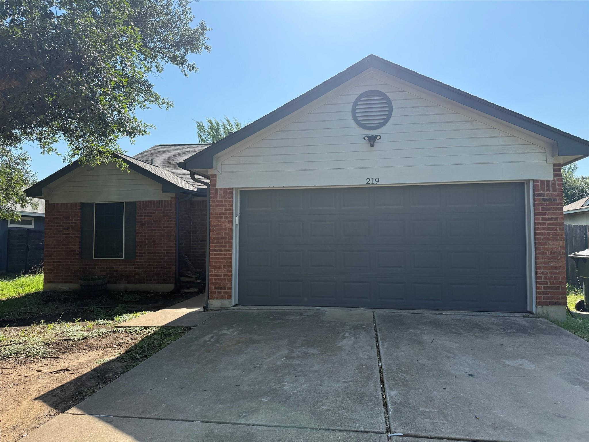 219 Juniper, Georgetown, TX 78626 — photo 1