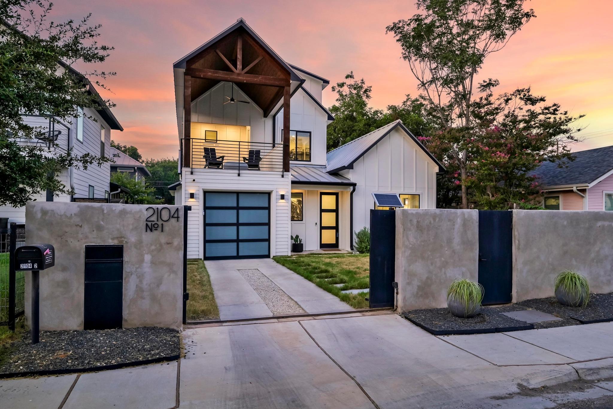 2104 2nd, Austin, TX 78702 — photo 1