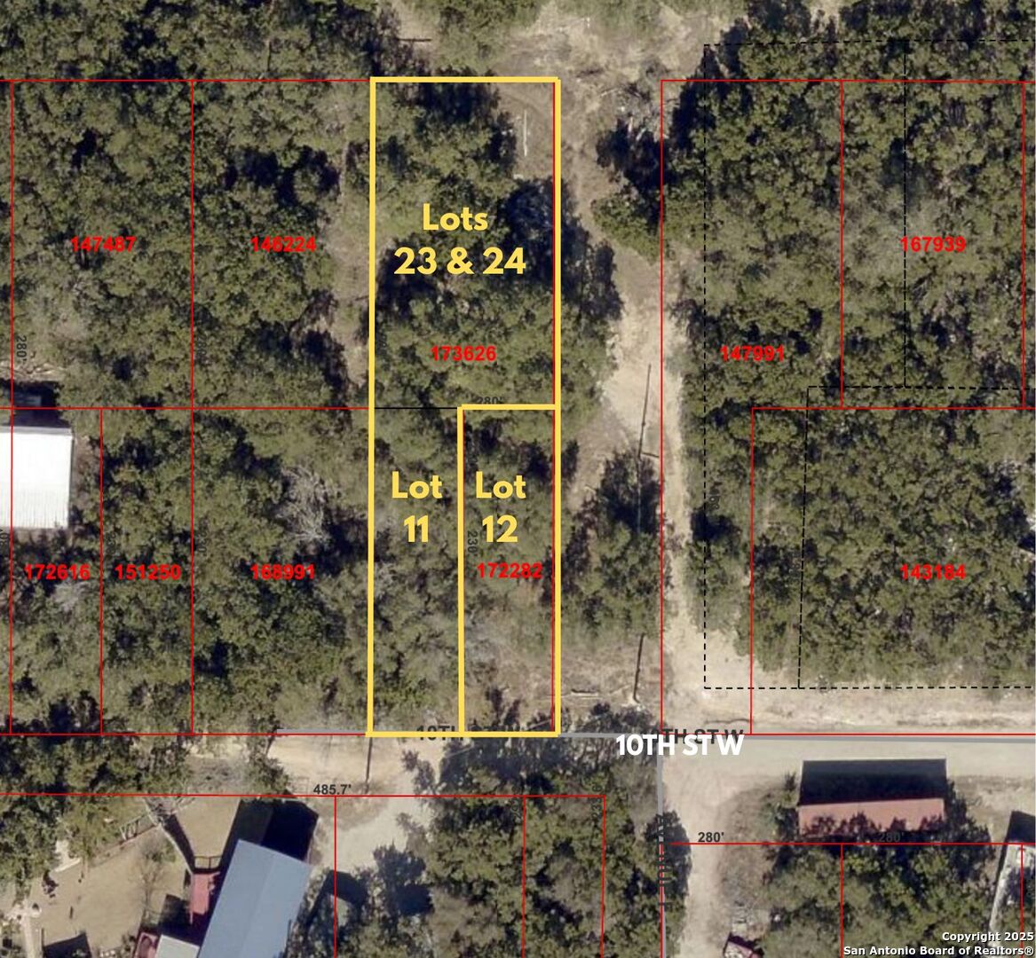 964 10th, Lakehills, TX 78063 — photo 1